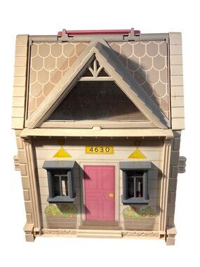 KidKraft Tote-ables Portable Cottage Dollhouse Compact & Detailed Design 9x11,5"